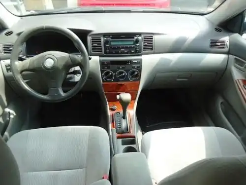 Toyota Corolla LE 2005