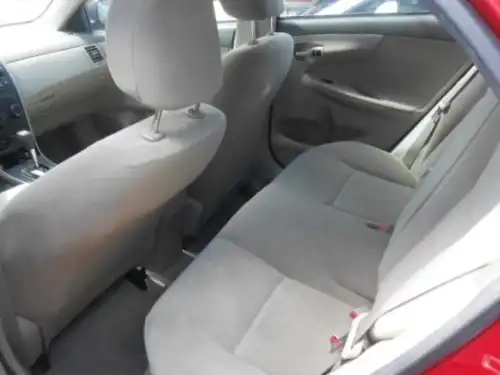 Toyota Corolla LE 2009