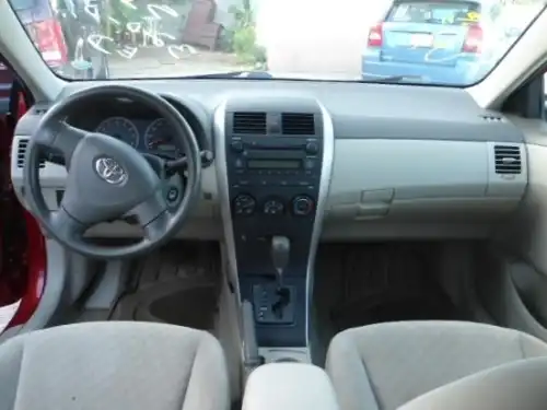 Toyota Corolla LE 2009