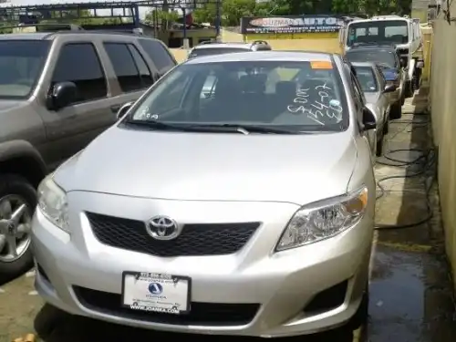 Toyota Corolla LE 2009