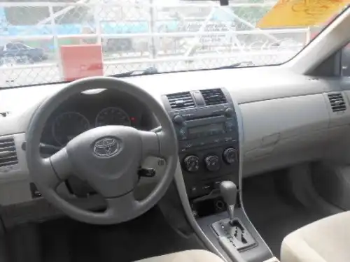 Toyota Corolla LE 2009