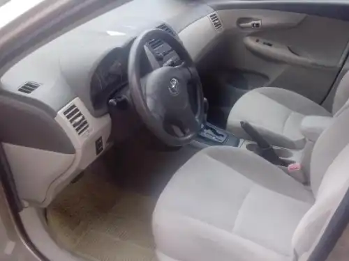Toyota Corolla LE 2009