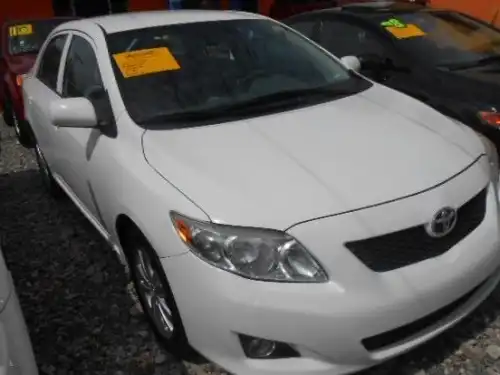 Toyota Corolla LE 2009