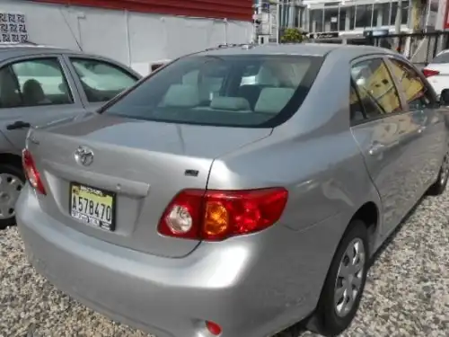 Toyota Corolla LE 2009