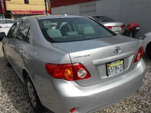 Toyota Corolla LE 2009