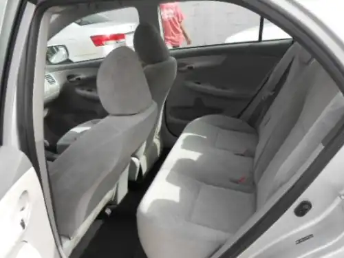 Toyota Corolla LE 2009