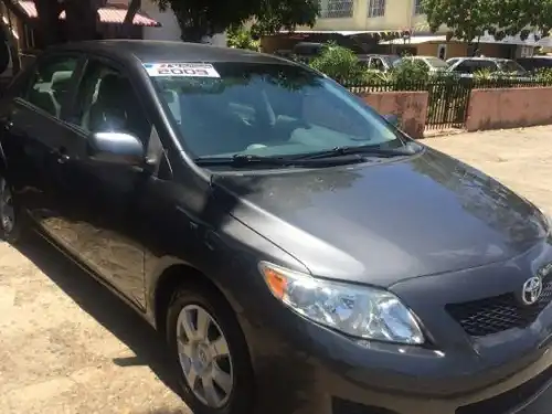 Toyota Corolla LE 2009