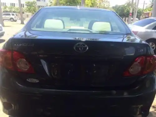 Toyota Corolla LE 2009