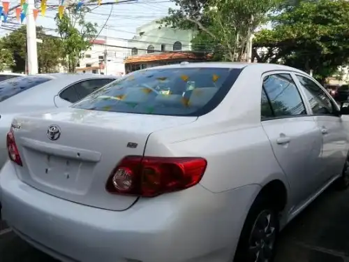 Toyota Corolla LE 2009