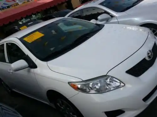 Toyota Corolla LE 2009