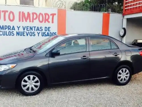 Toyota Corolla LE 2009