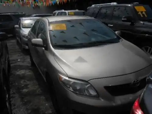 Toyota Corolla LE 2009