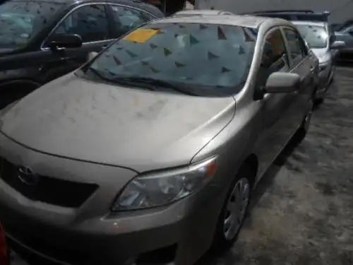 Toyota Corolla LE 2009