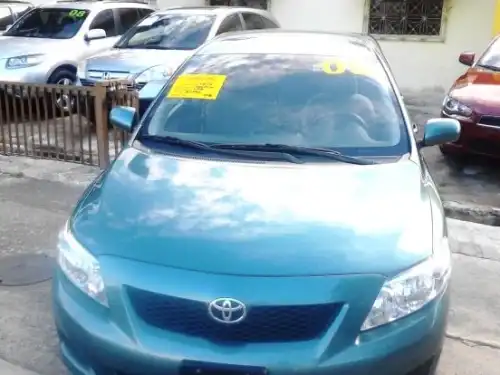 Toyota Corolla LE 2009