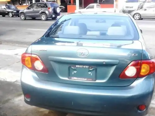 Toyota Corolla LE 2009