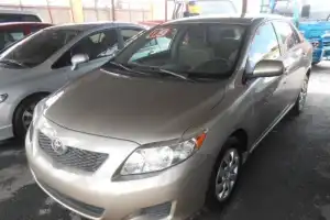 Toyota Corolla LE 2009