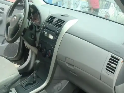 Toyota Corolla LE 2009