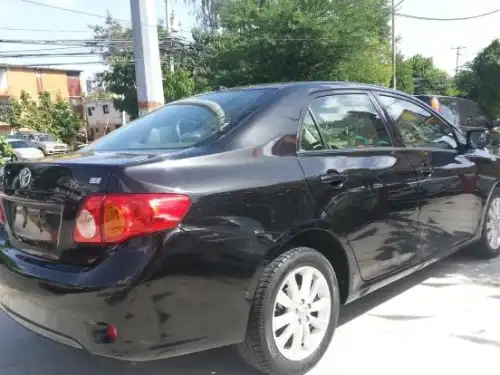 Toyota Corolla LE 2009
