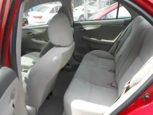 Toyota Corolla LE 2009