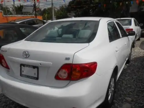 Toyota Corolla LE 2009