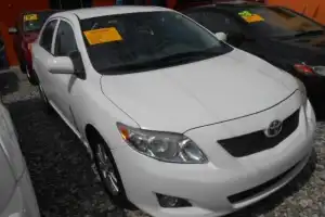 Toyota Corolla LE 2009