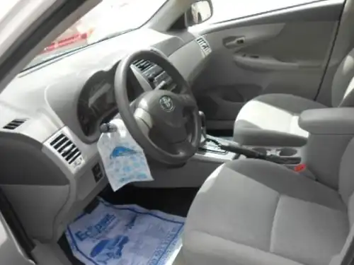 Toyota Corolla LE 2009