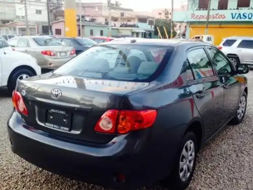 Toyota Corolla LE 2009