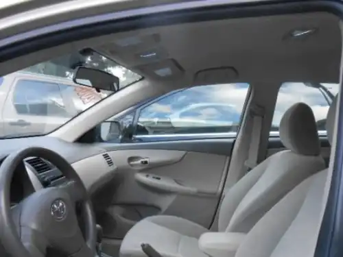 Toyota Corolla LE 2009
