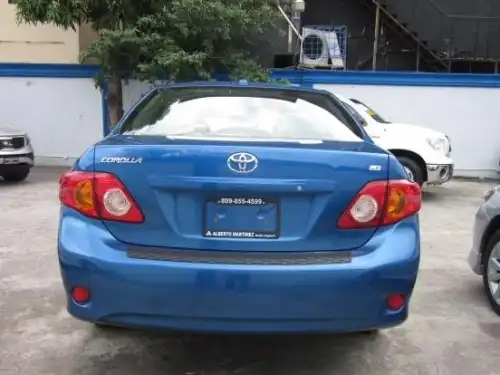 Toyota Corolla LE 2009