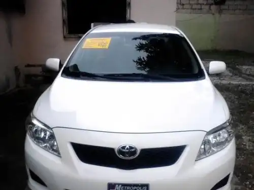 Toyota Corolla LE 2009