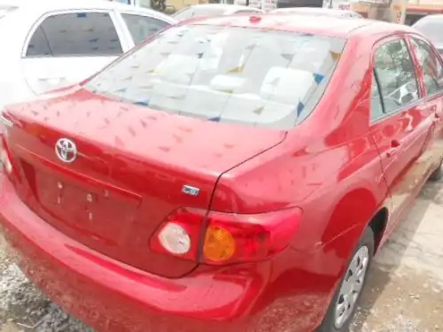 Toyota Corolla LE 2009