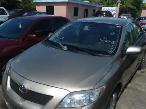 Toyota Corolla LE 2009