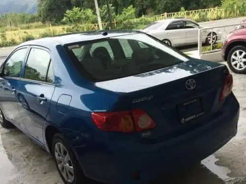 Toyota Corolla LE 2009