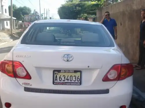 Toyota Corolla LE 2009