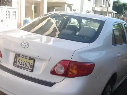 Toyota Corolla LE 2009