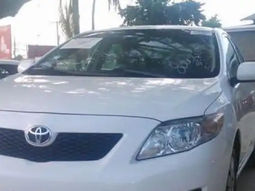 Toyota Corolla LE 2009