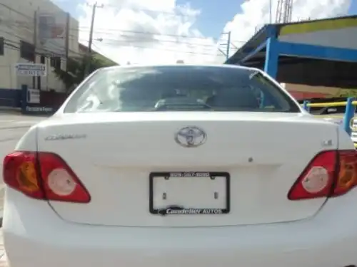 Toyota Corolla LE 2009