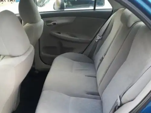 Toyota Corolla LE 2009