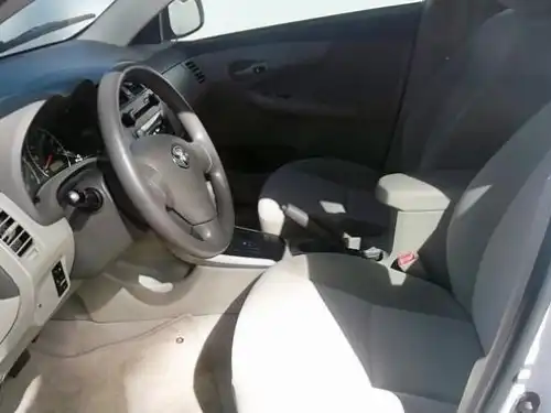 Toyota Corolla LE 2009