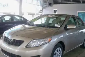 Toyota Corolla LE 2009