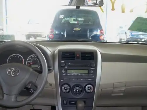 Toyota Corolla LE 2009