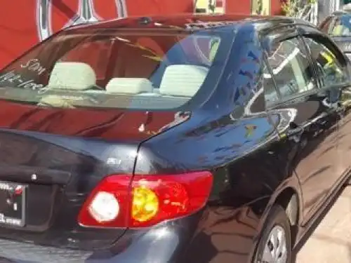 Toyota Corolla LE 2009