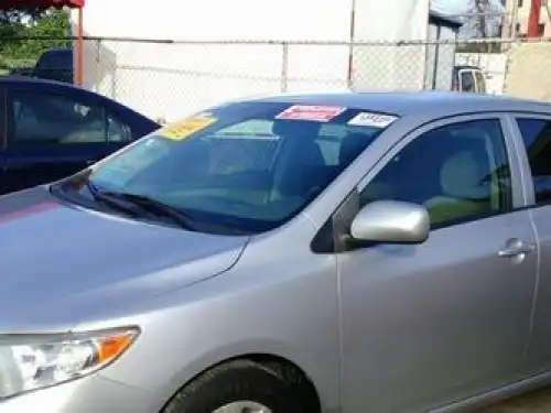 Toyota Corolla LE 2009