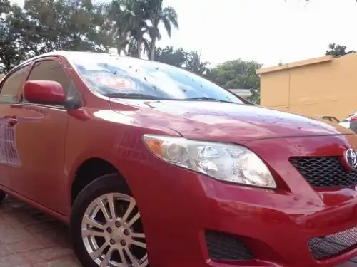 Toyota Corolla LE 2009