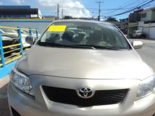 Toyota Corolla LE 2009