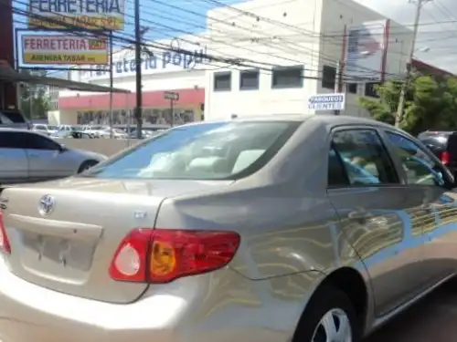 Toyota Corolla LE 2009