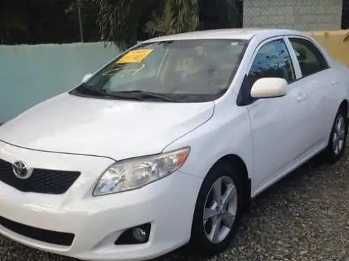 Toyota Corolla LE 2009