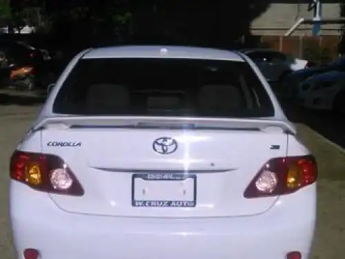 Toyota Corolla LE 2009