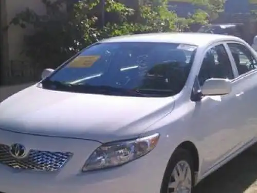 Toyota Corolla LE 2009