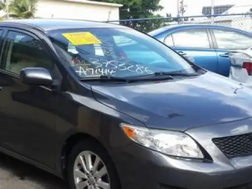 Toyota Corolla LE 2009